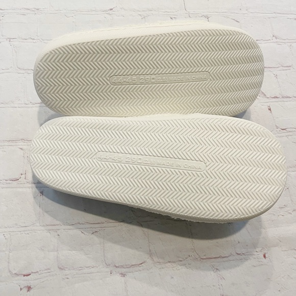 NEW! 1989 Taylor’s version seagull memory foam slippers women’s size 9.5-10 - Picture 7 of 10